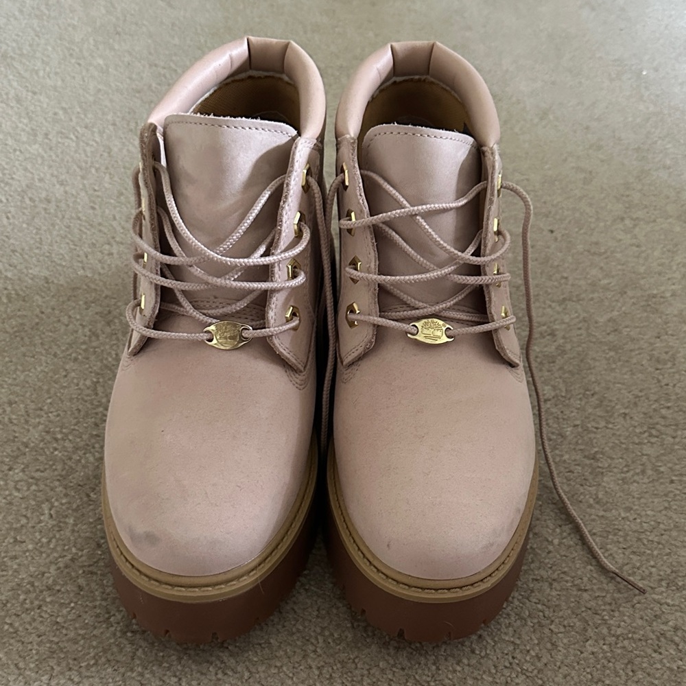 Timberland Blush Pink Platform Lug Boots Women’s size 8 - Picture 2 of 9